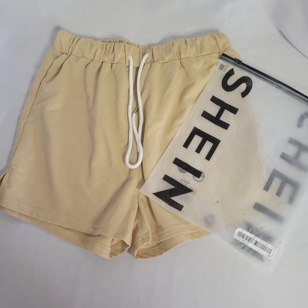 Shein Women's Drawstring Shorts (Size M)